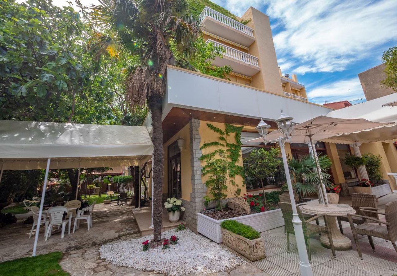 Hostal Gallet Roses Exterior foto